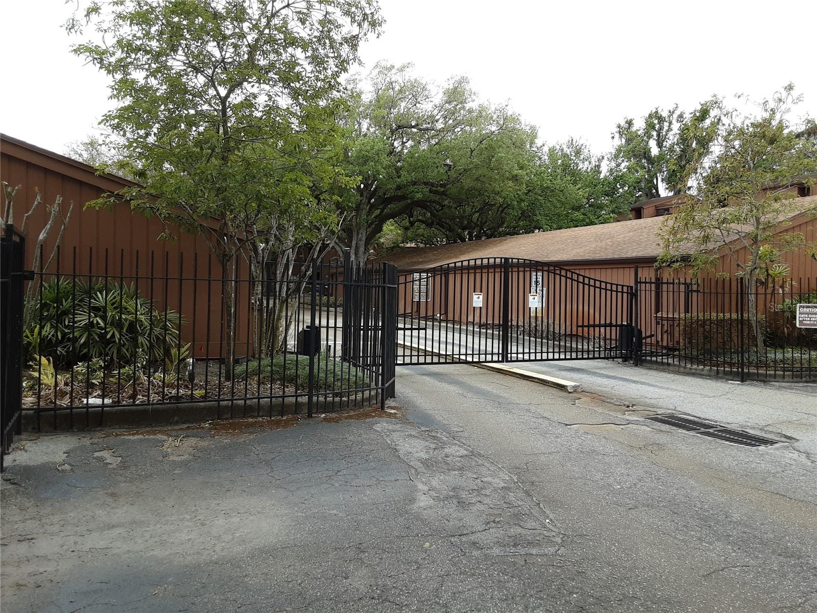 ONE THOUSAND OAKS CONDO CB - Residential
