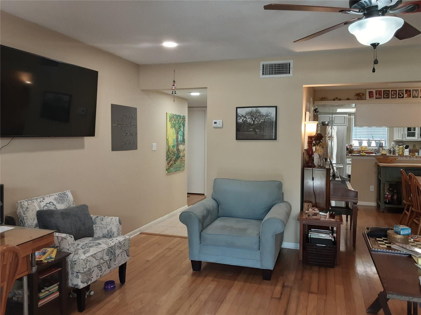ONE THOUSAND OAKS CONDO CB - Residential