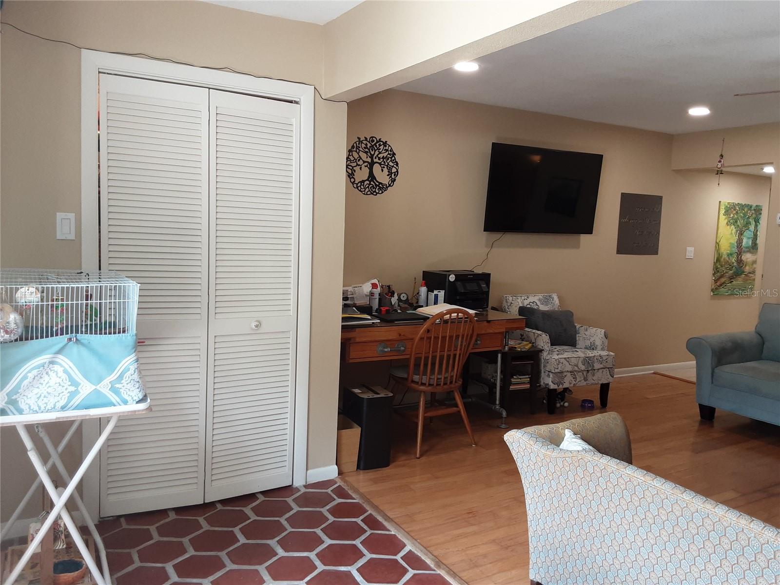 ONE THOUSAND OAKS CONDO CB - Residential