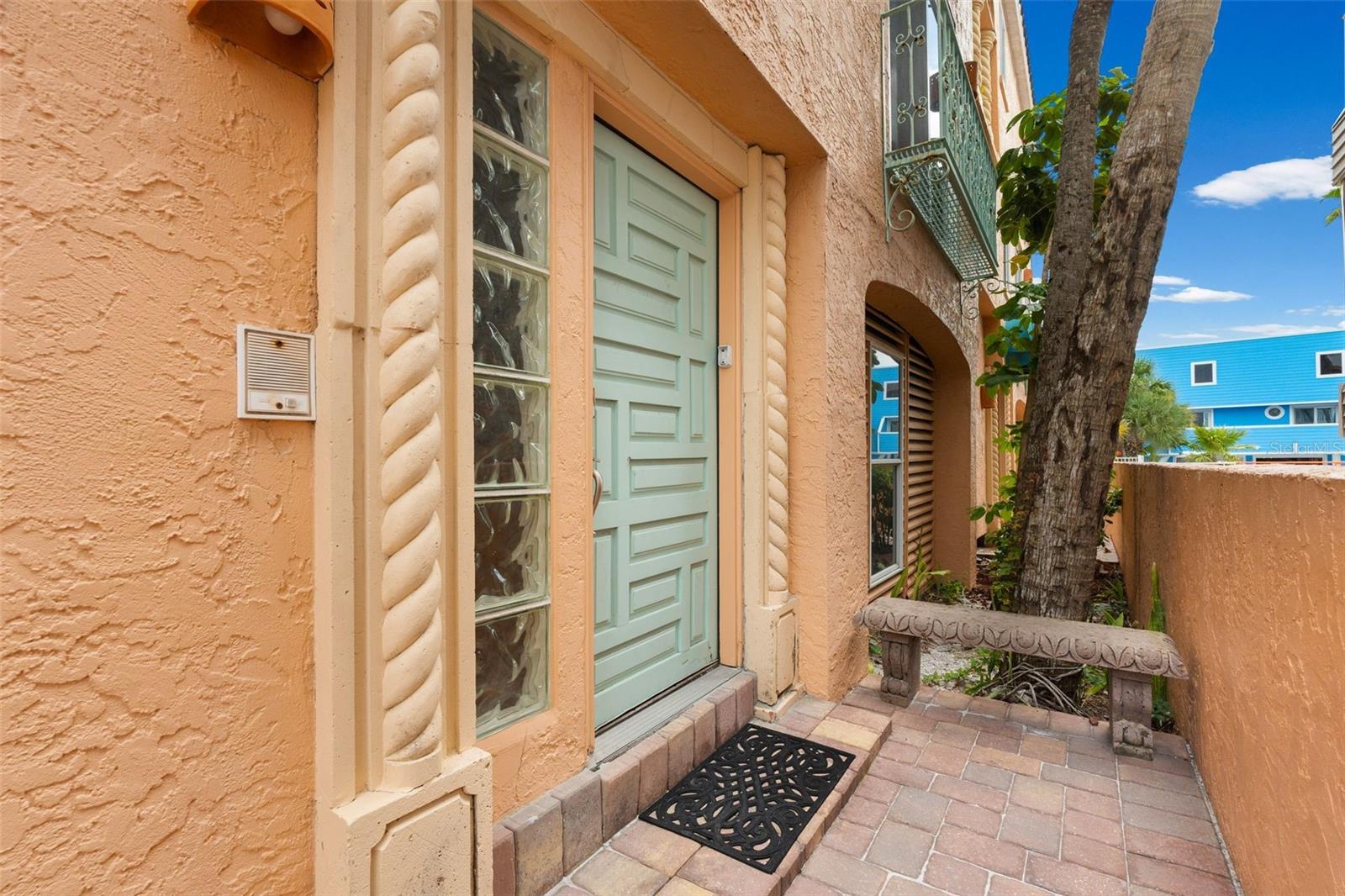 306 BEACH ROAD 306