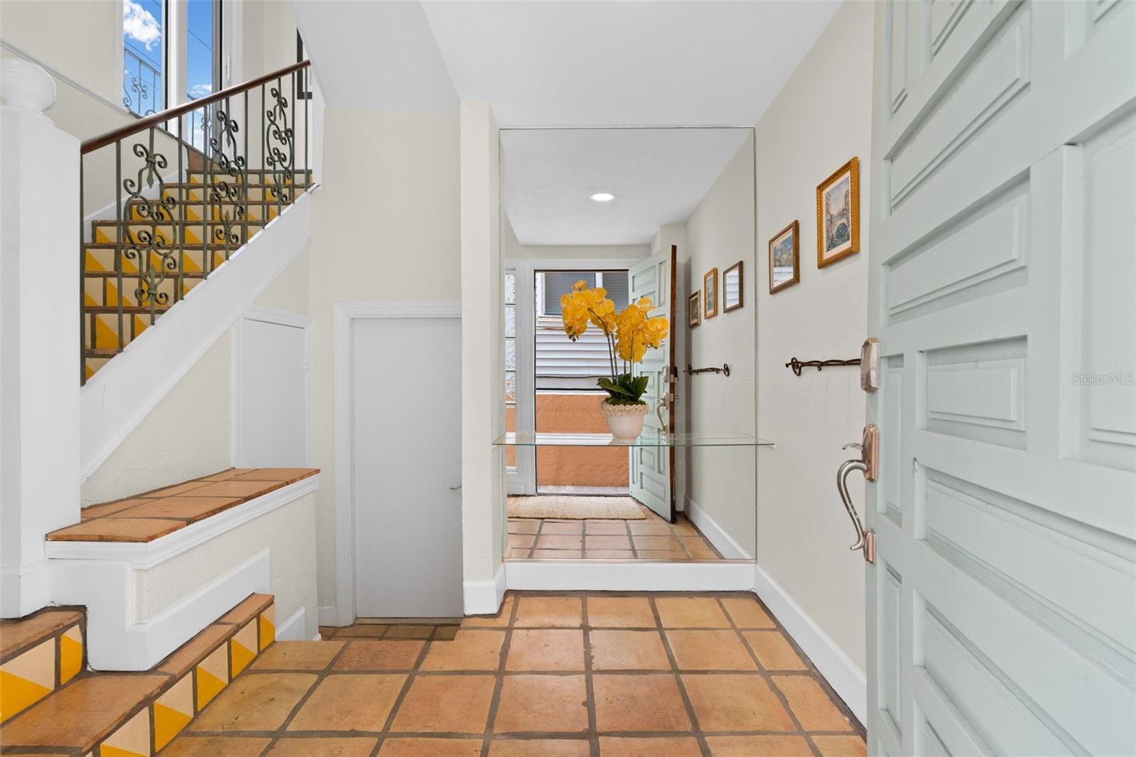 306 BEACH ROAD 306