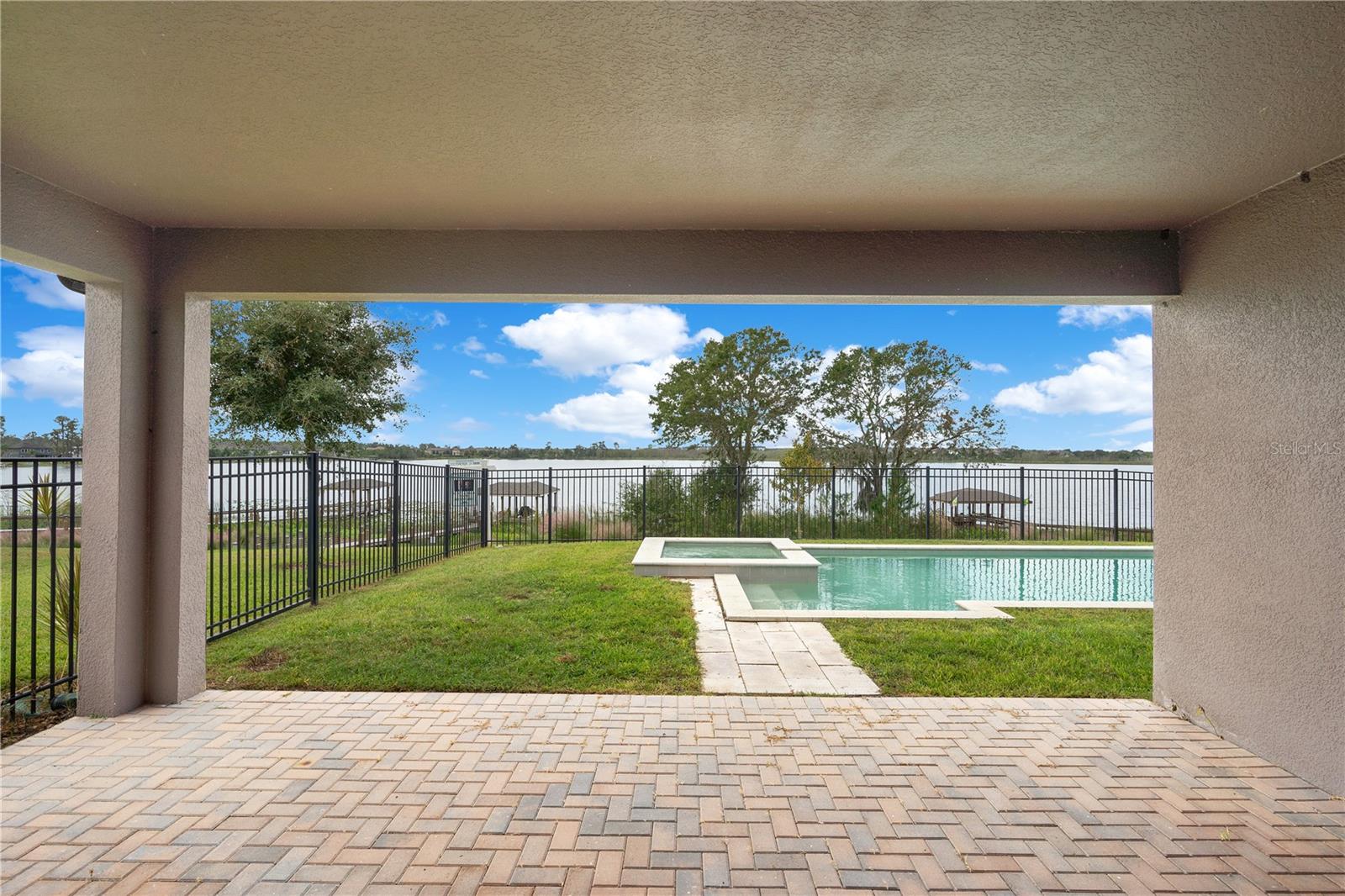 14048 LARKSPUR LAKE DRIVE
