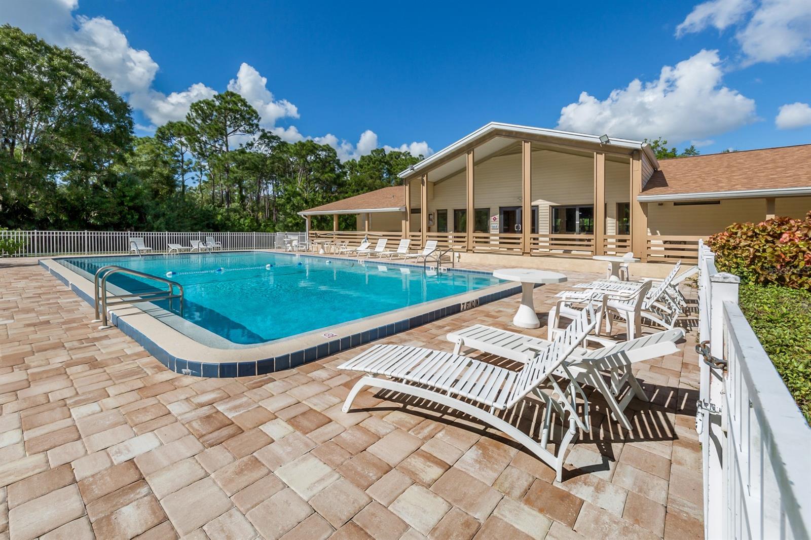 LAKESIDE WOODS SOUTH - Residential