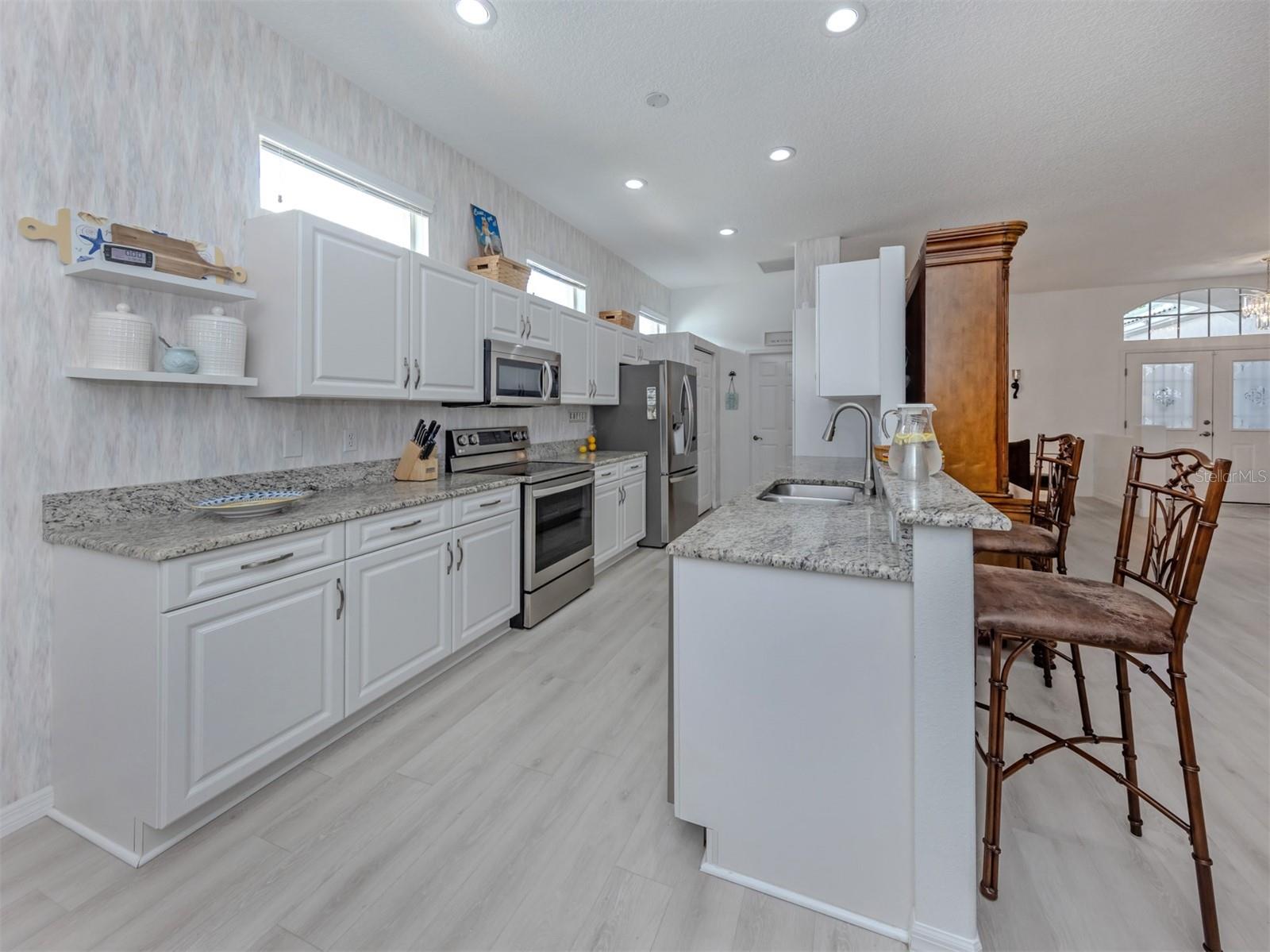 LAKESIDE WOODS SOUTH - Residential