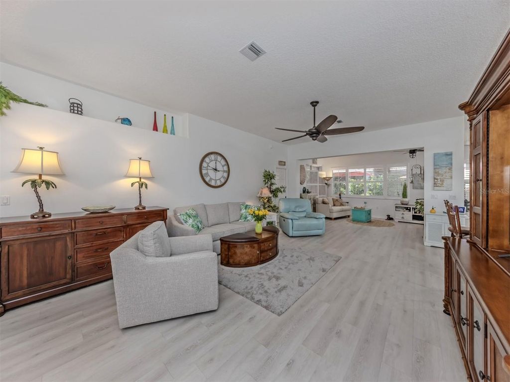 Photo of 1102 Southlake Court, Venice, FL 34285 (MLS # N6144328)