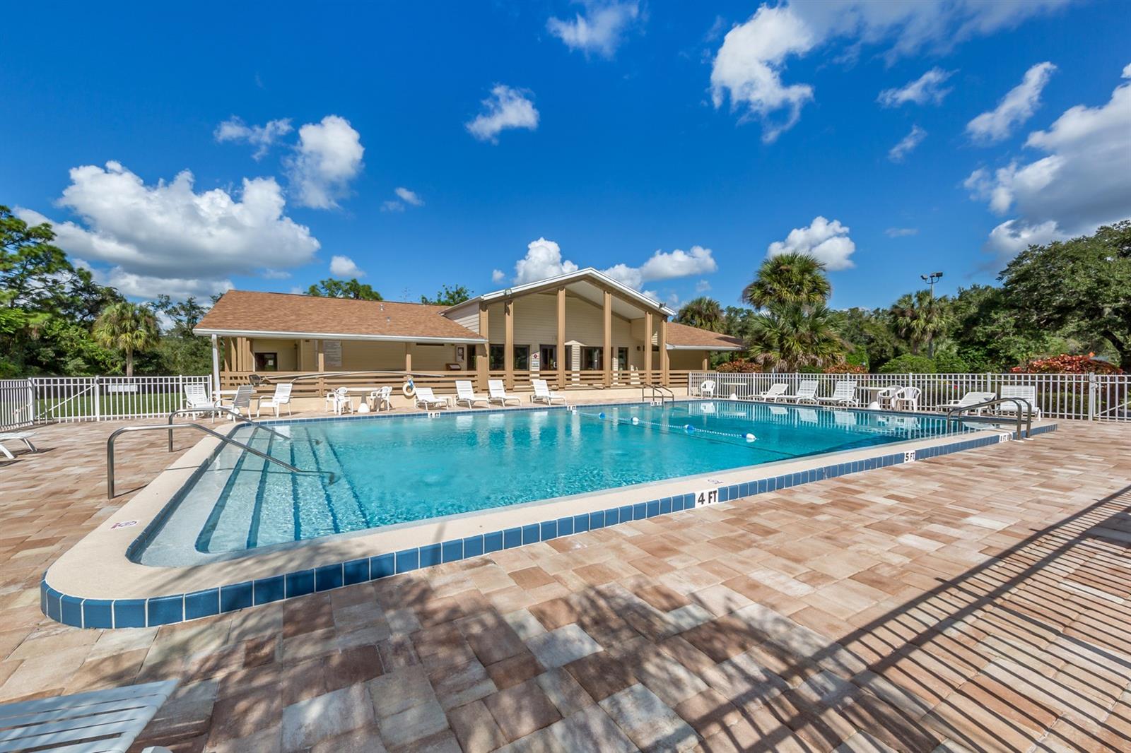 LAKESIDE WOODS SOUTH - Residential