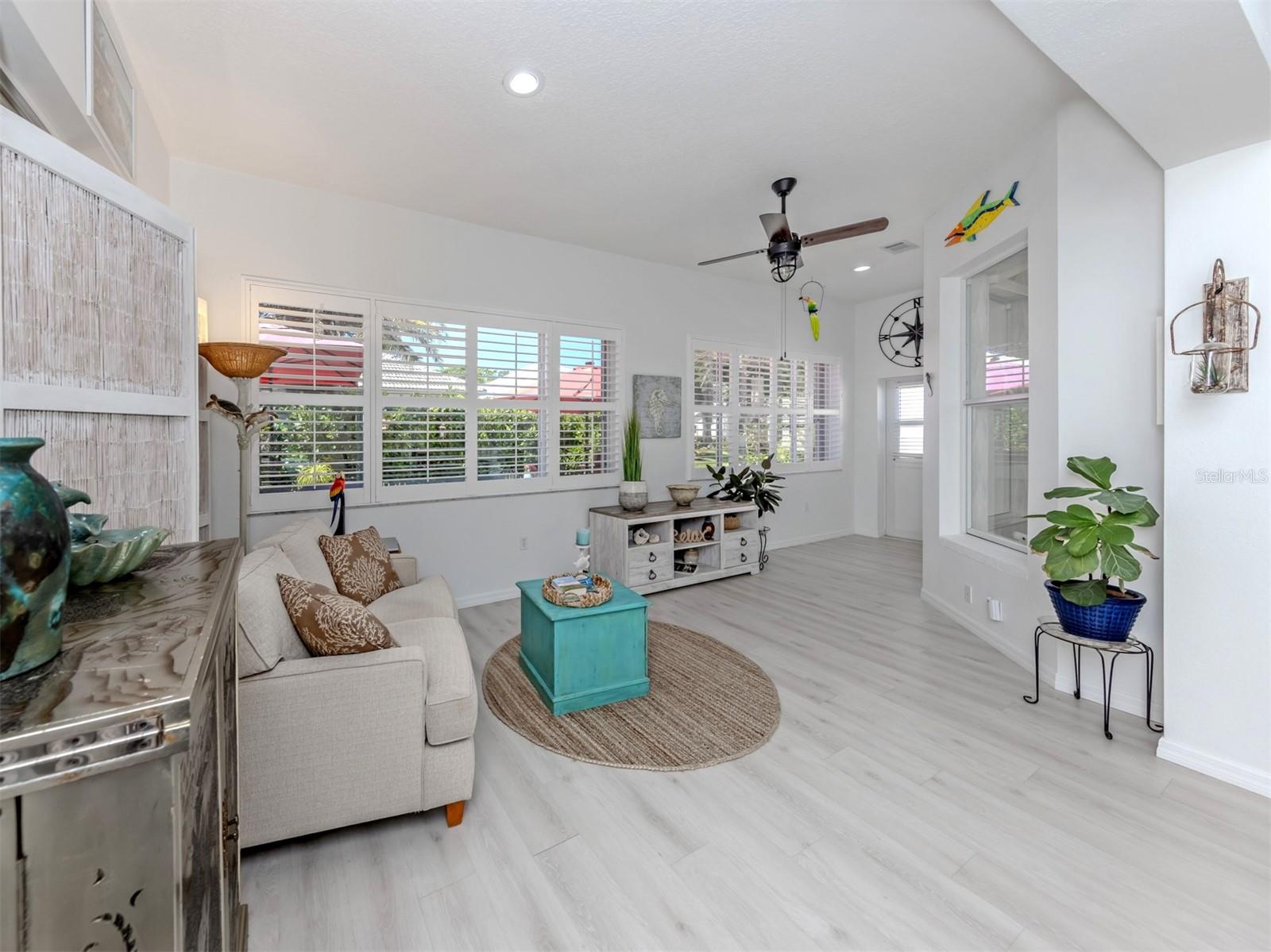 LAKESIDE WOODS SOUTH - Residential