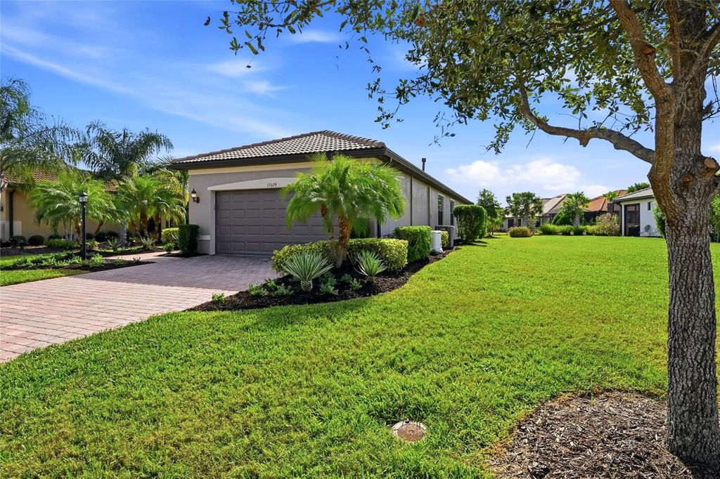 Photo of 17029 Hampton Falls Terrace, Bradenton, FL 34202 (MLS # A4670913)