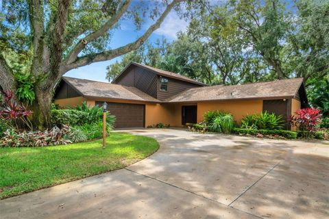 A home in AUBURNDALE