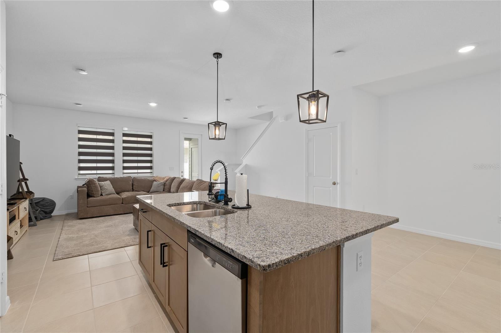 AULIN SQUARE - Residential