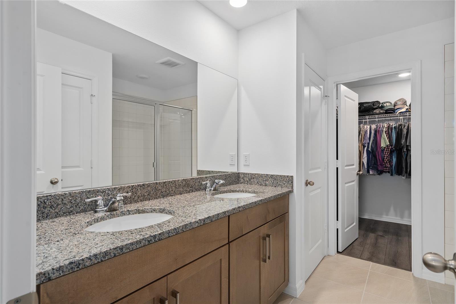 AULIN SQUARE - Residential