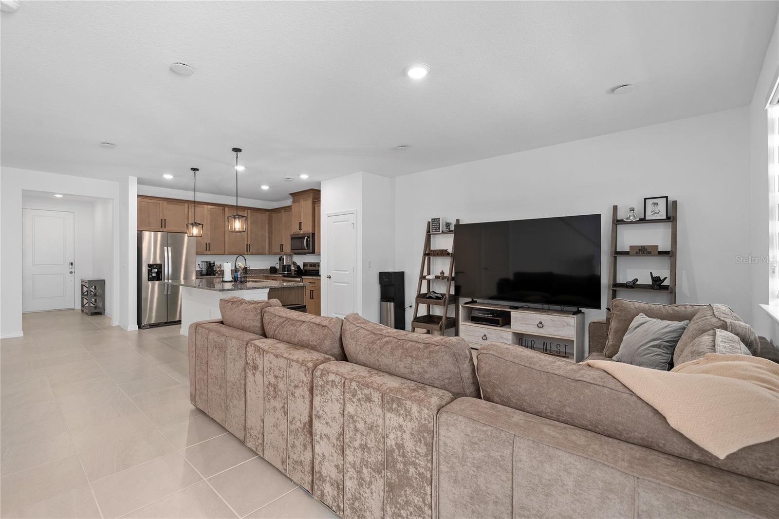 AULIN SQUARE - Residential