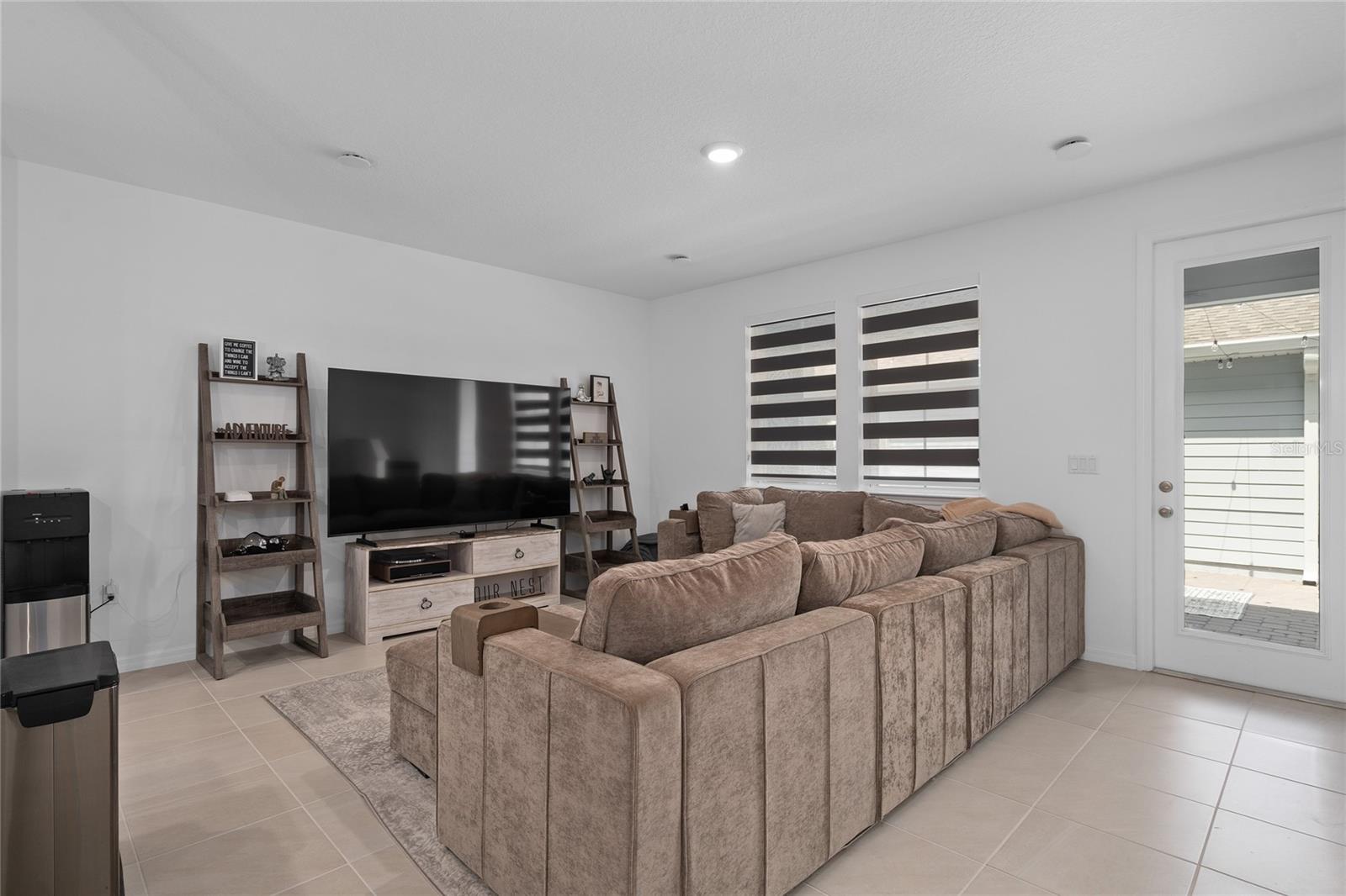 AULIN SQUARE - Residential