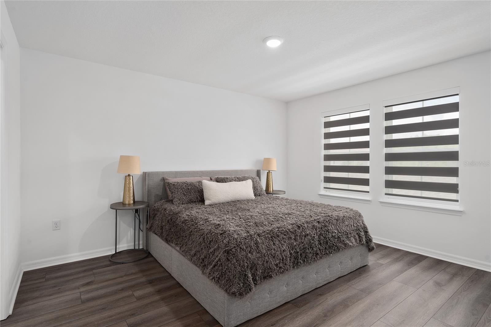 AULIN SQUARE - Residential