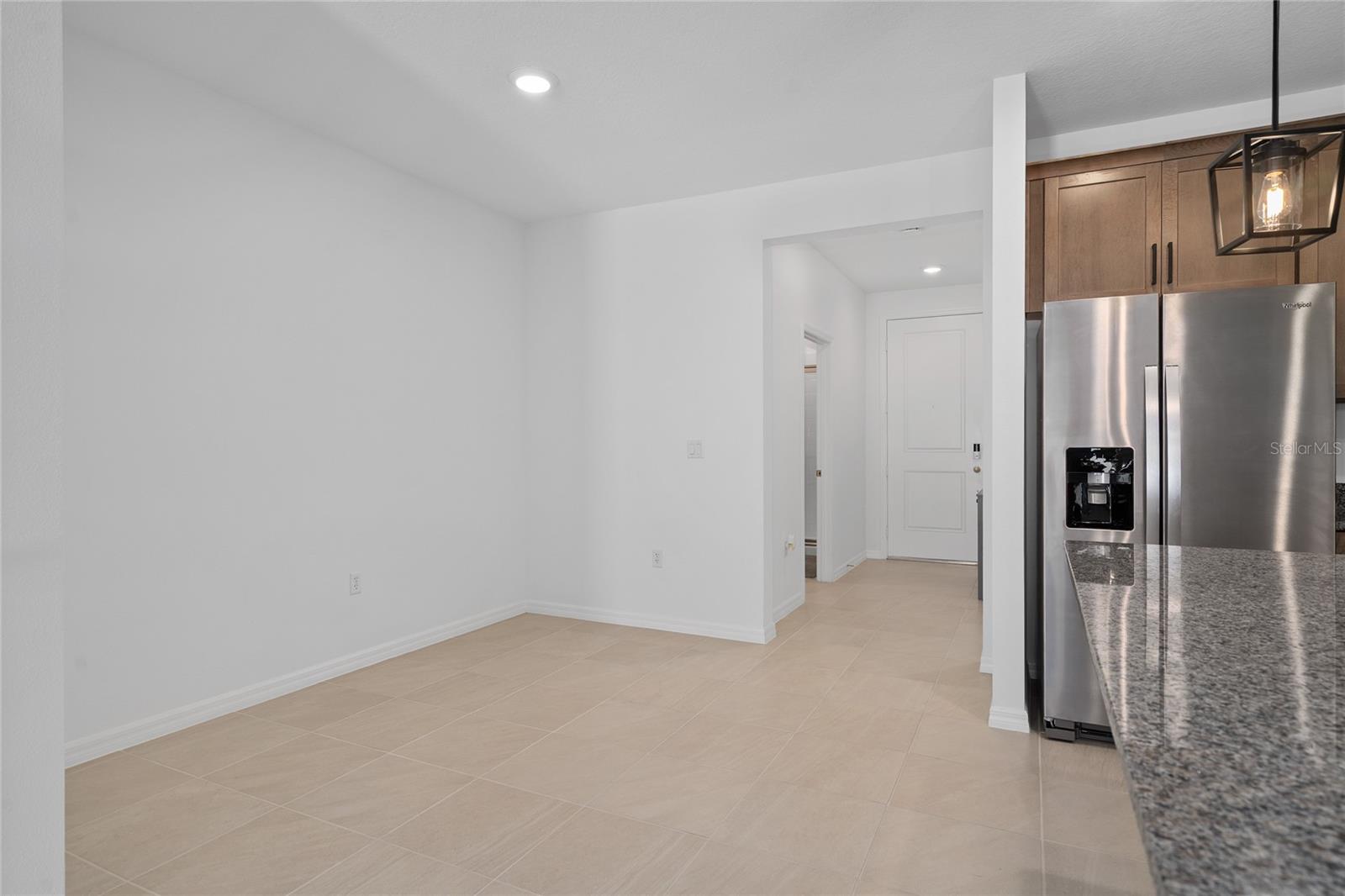 AULIN SQUARE - Residential