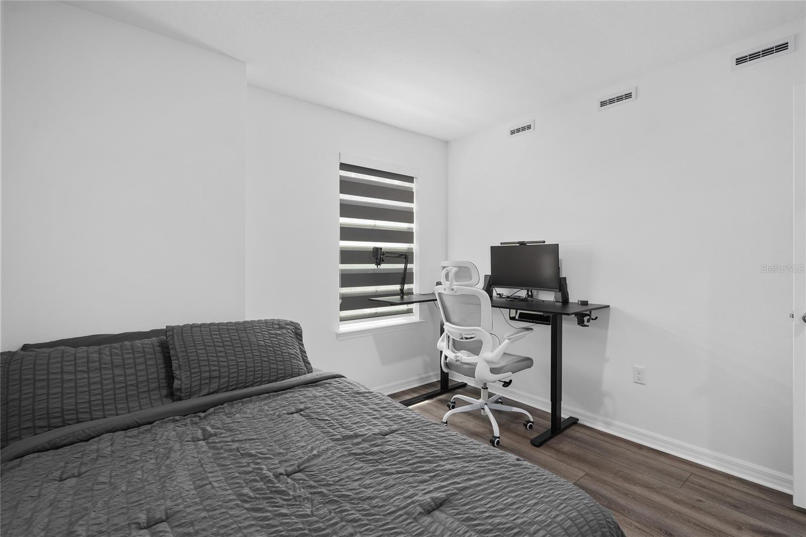 AULIN SQUARE - Residential