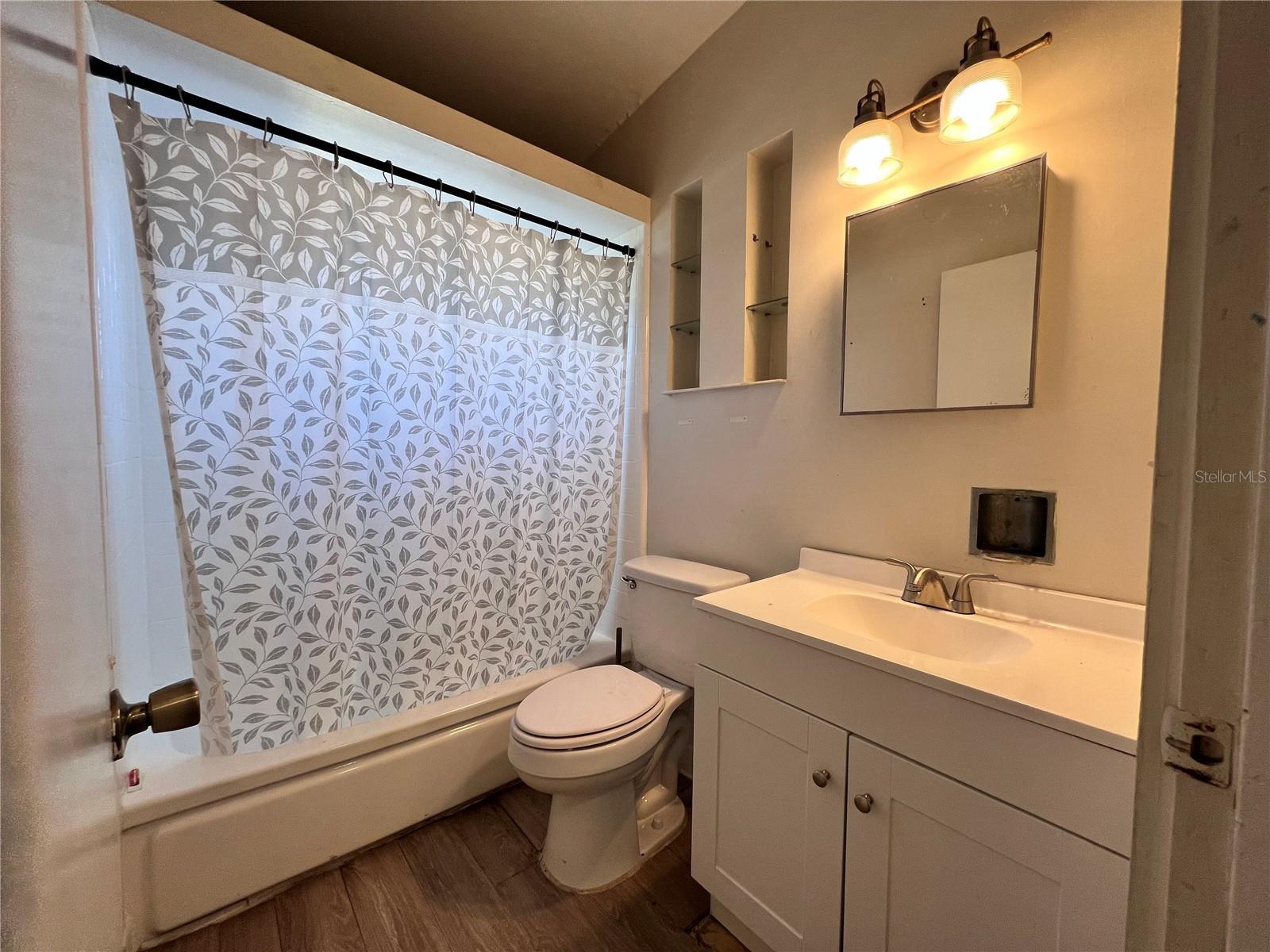 CONDEL GARDENS - Residential