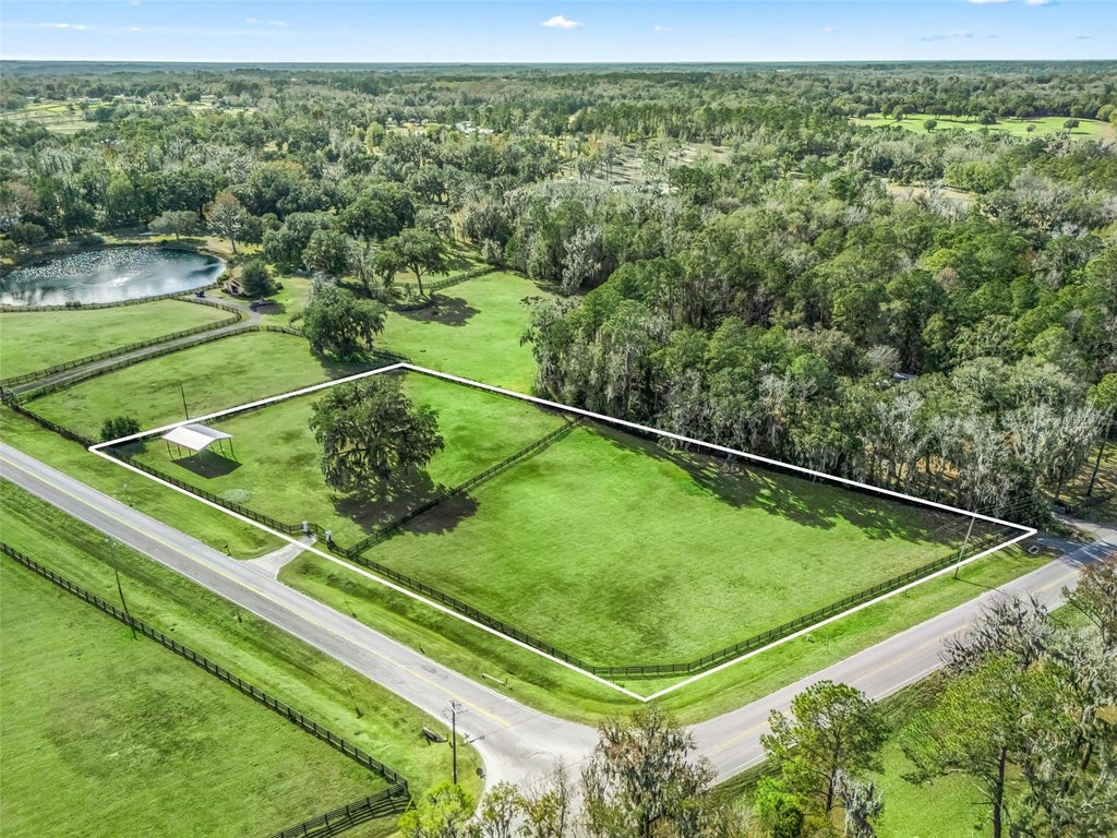 Photo of 14440 NW Highway 225a, Reddick, FL 32686 (MLS # OM734881)