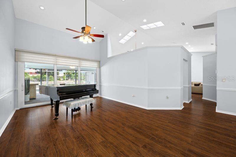 PALM WEST - Residential