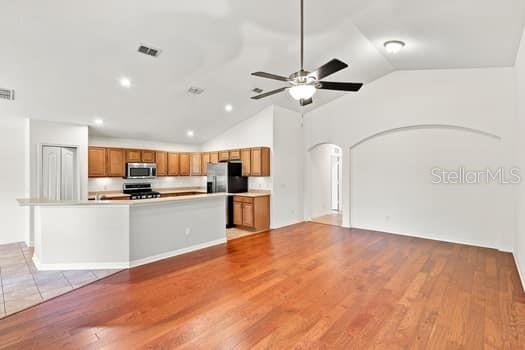 515 E VICTORIA TRAILS BOULEVARD