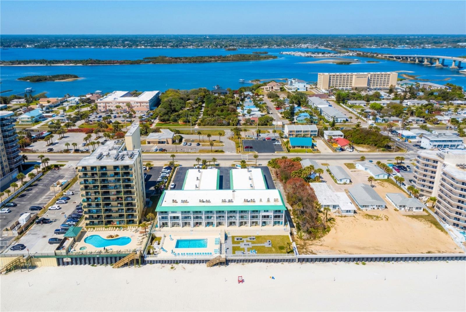 CURRAN SHORES SOUTH - Residential