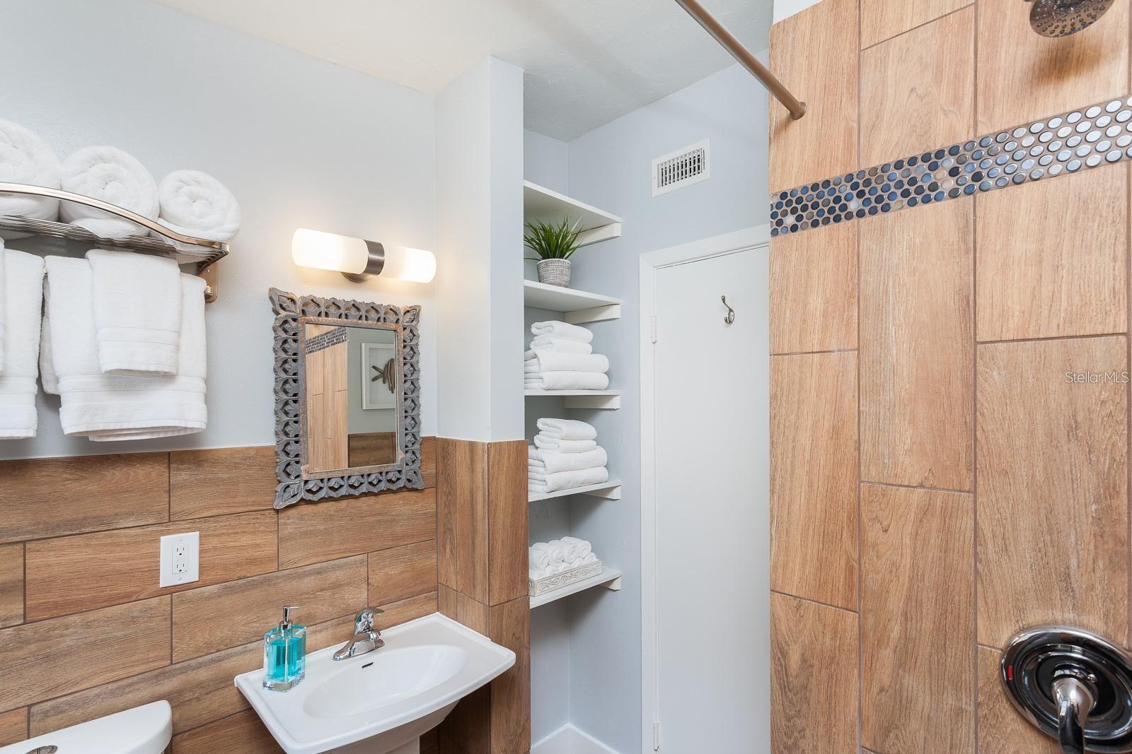 DELANEY TERRACE FIRST ADD - Residential Lease