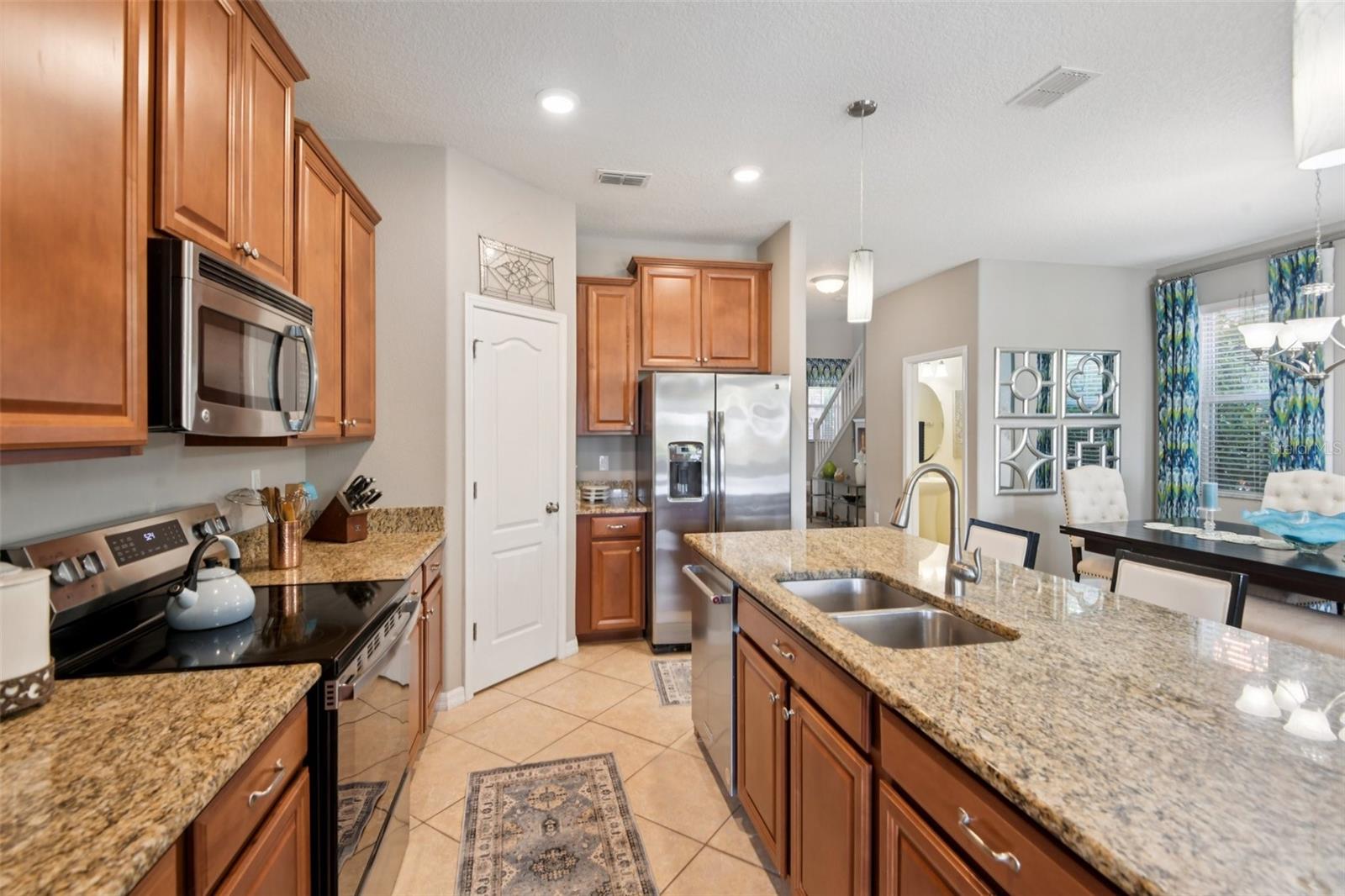 VILLAGES/TRINITY LAKES - Residential