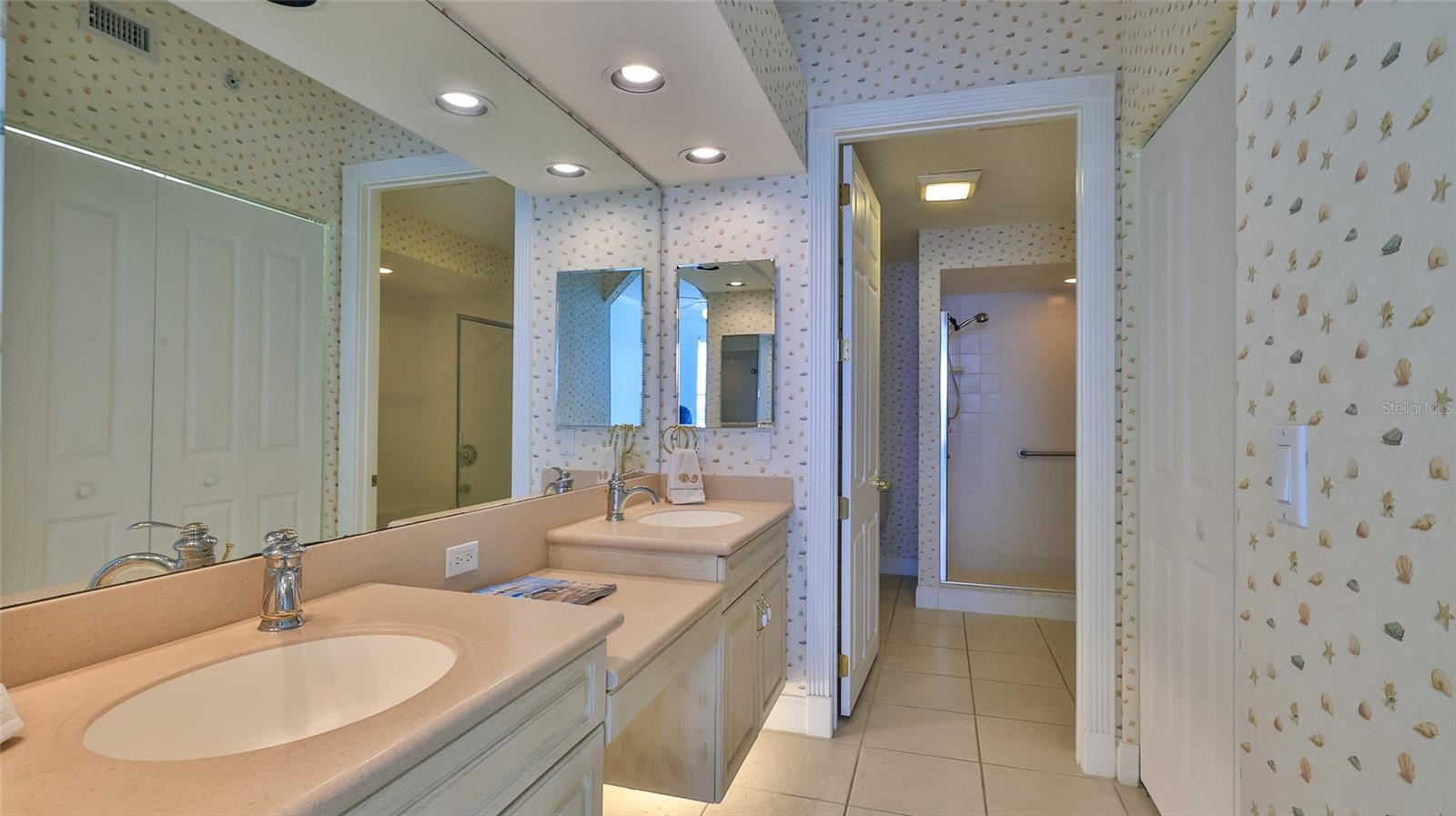 HARBOUR HOUSE AT HARBOUR VILLAGE - Residential