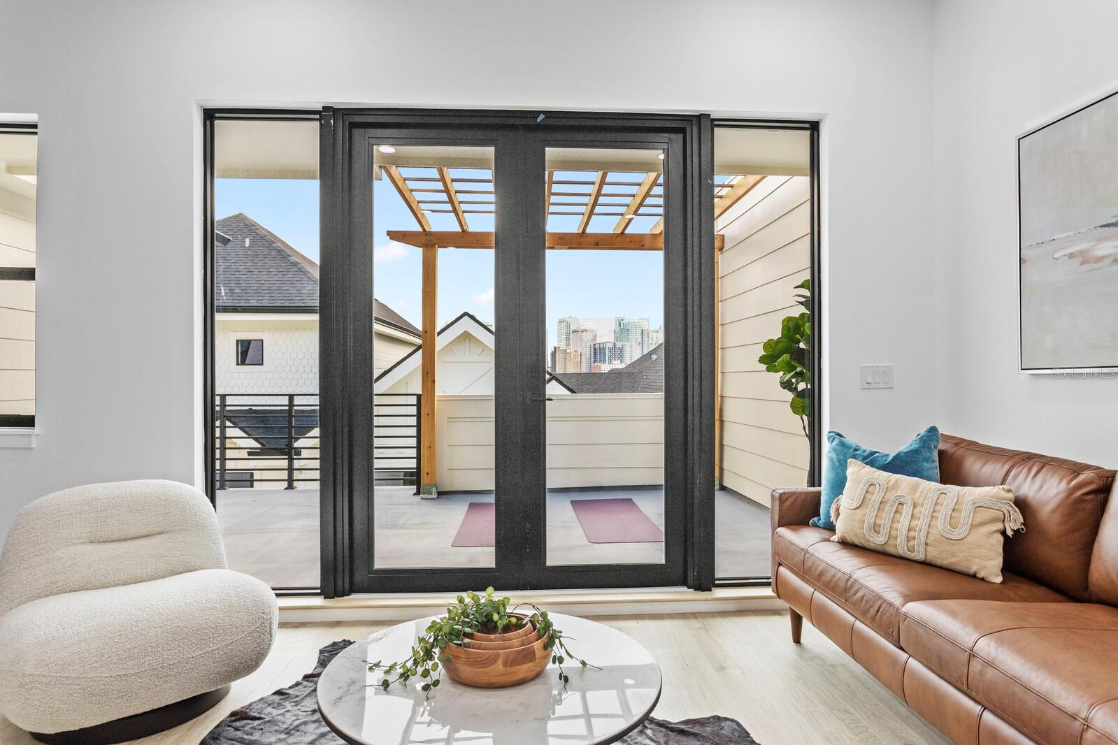 7TH & MORGAN TWNHMS - Residential