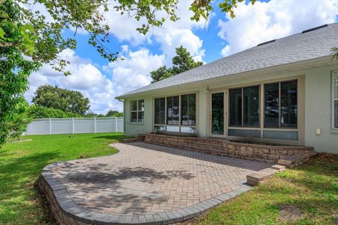 A home in LAKELAND