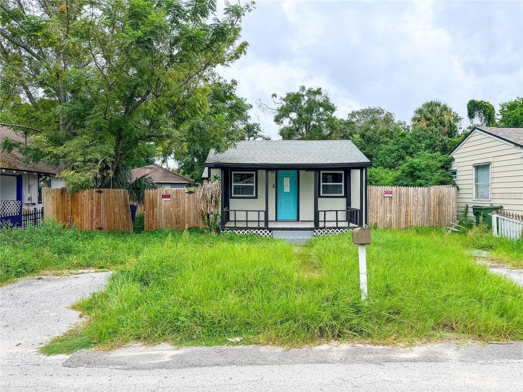 Photo of 8308 N Mulberry Street, Tampa, FL 33604 (MLS # W7890083)