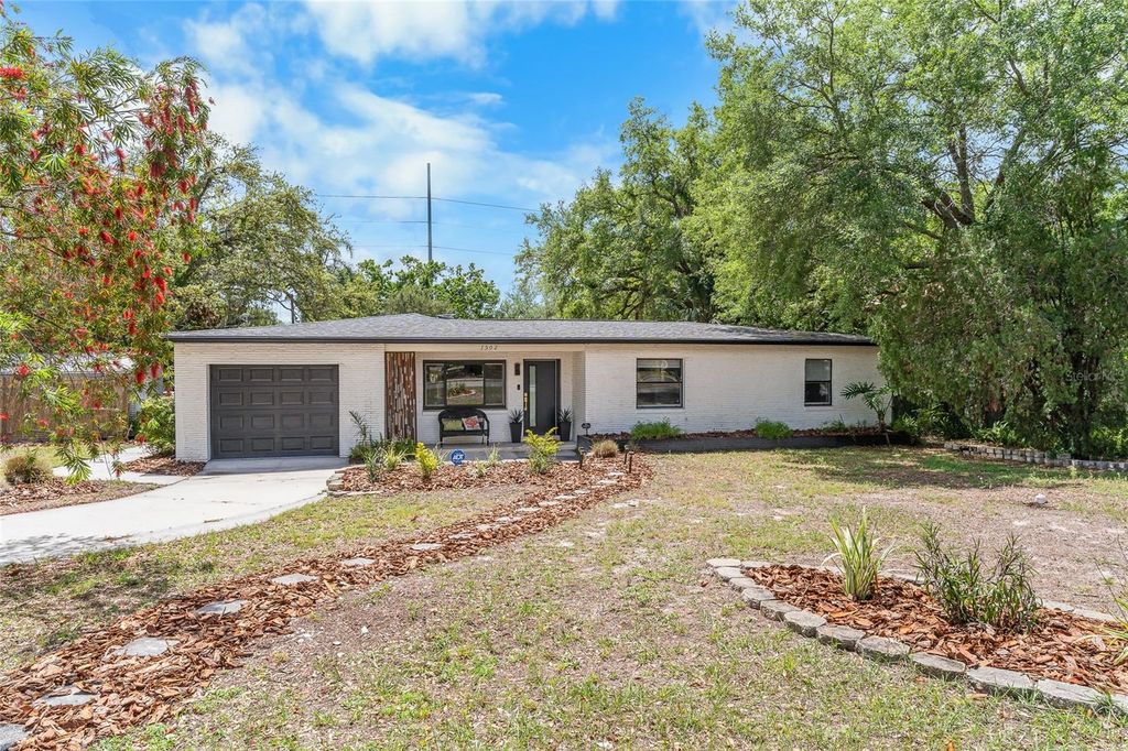 Photo of 1502 W Meadowbrook Avenue, Tampa, FL 33612 (MLS # TB8498395)