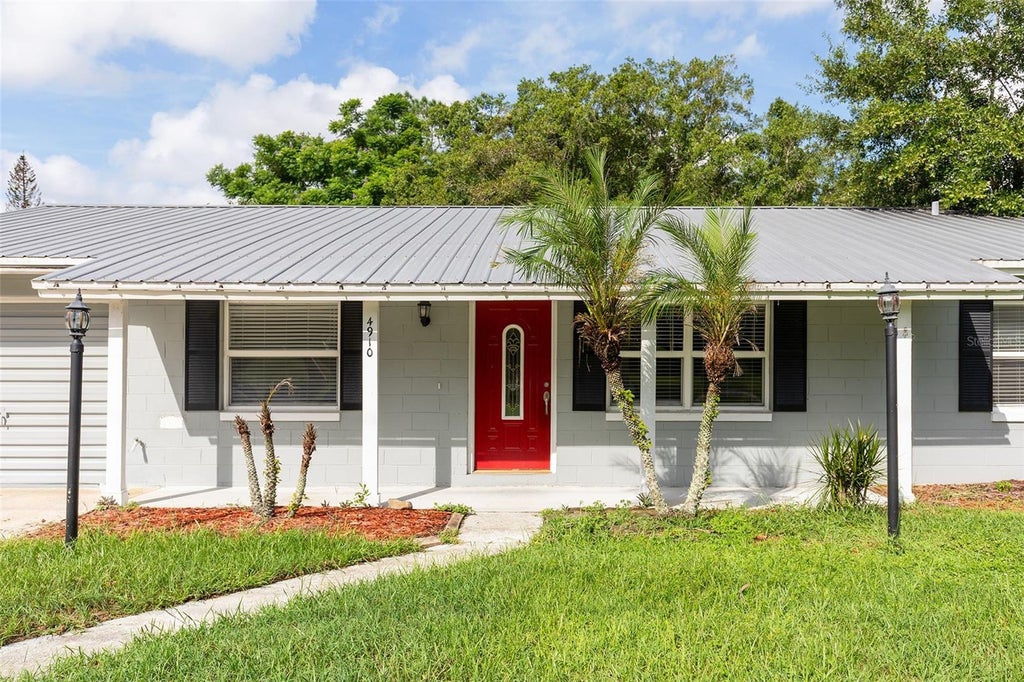 Photo of 4910 Seminole Avenue, Winter Park, FL 32792 (MLS # O6442279)