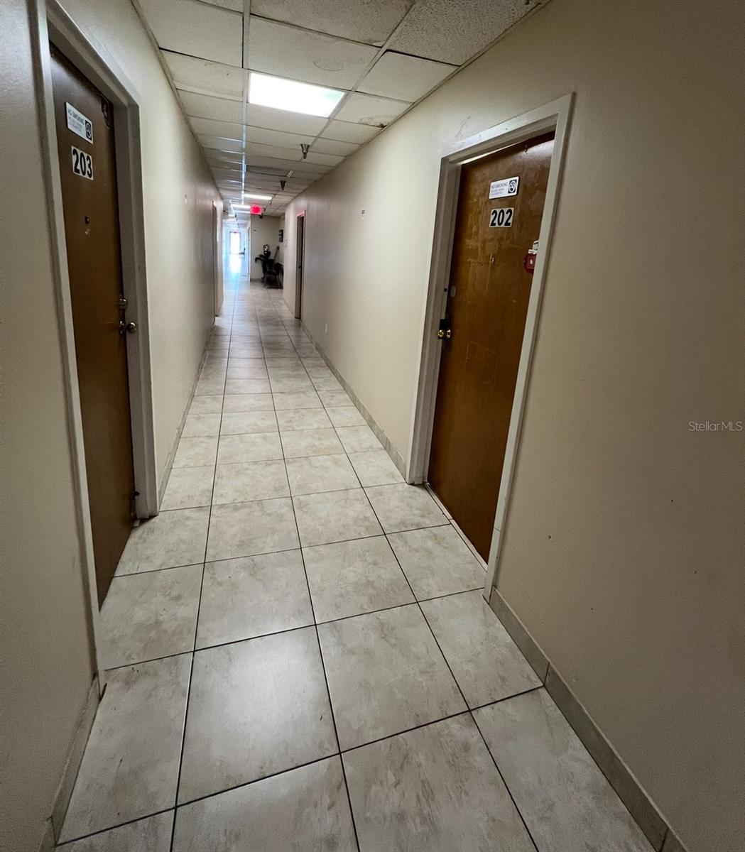 WILLIS R MUNGERS LAND SUB - Commercial Lease