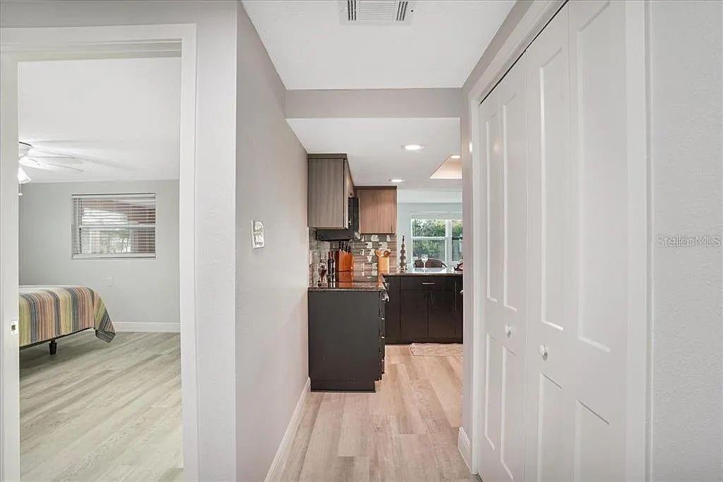 FLOR A MAR SEC C07 ADD 02 - Residential Lease