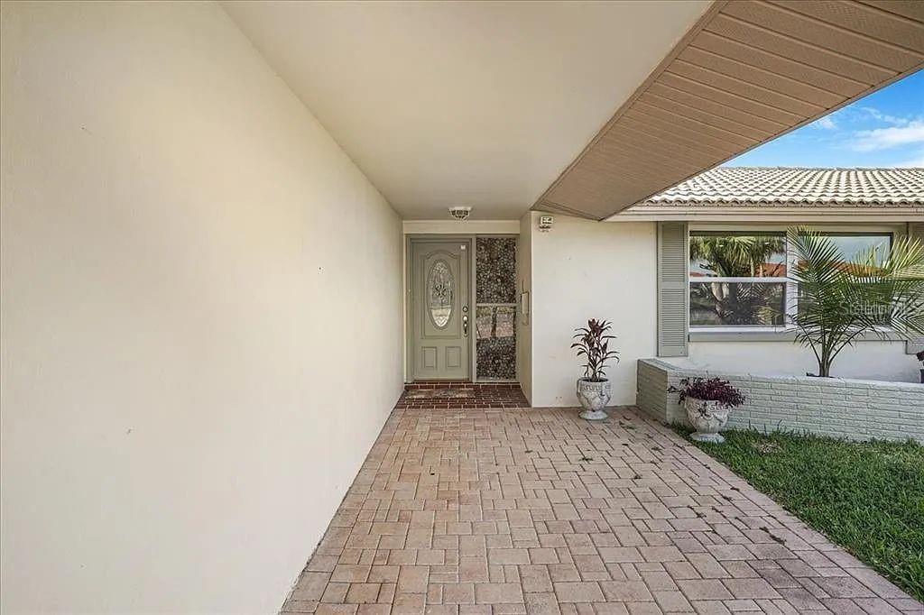 FLOR A MAR SEC C07 ADD 02 - Residential Lease