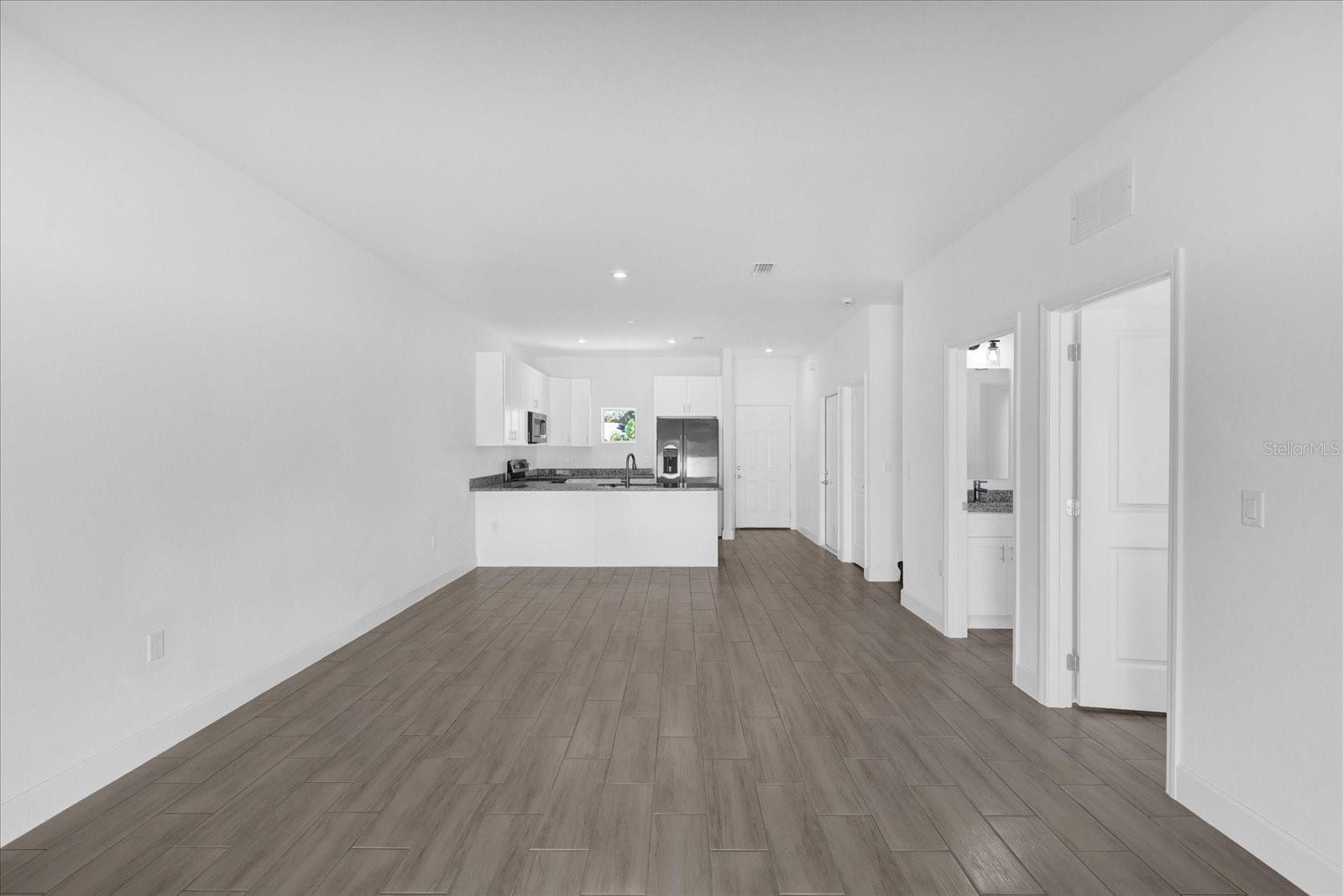 454 LAKE SHORE PARKWAY