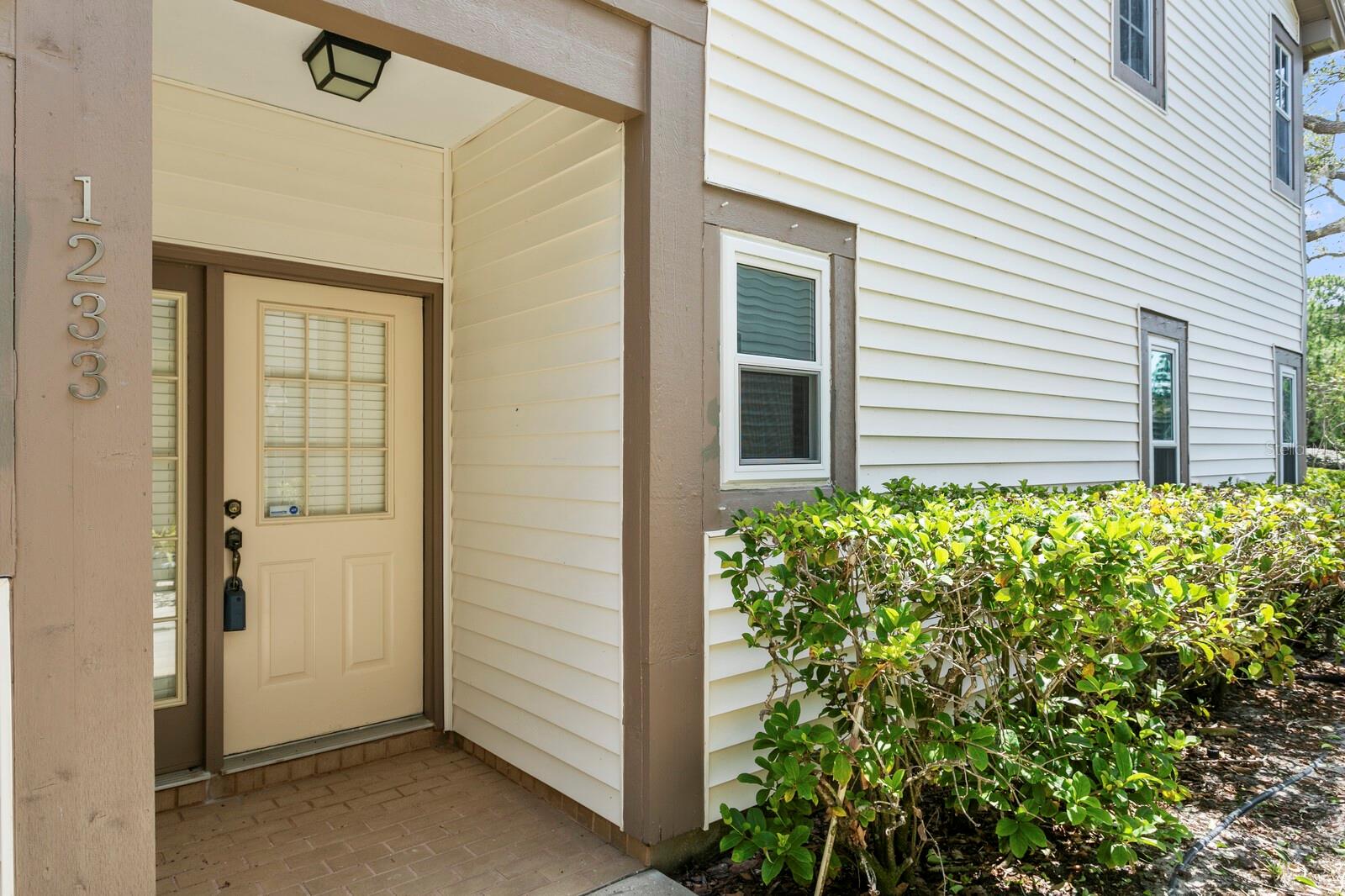 LAUREL OAKS AT EAST LAKE - Residential Lease