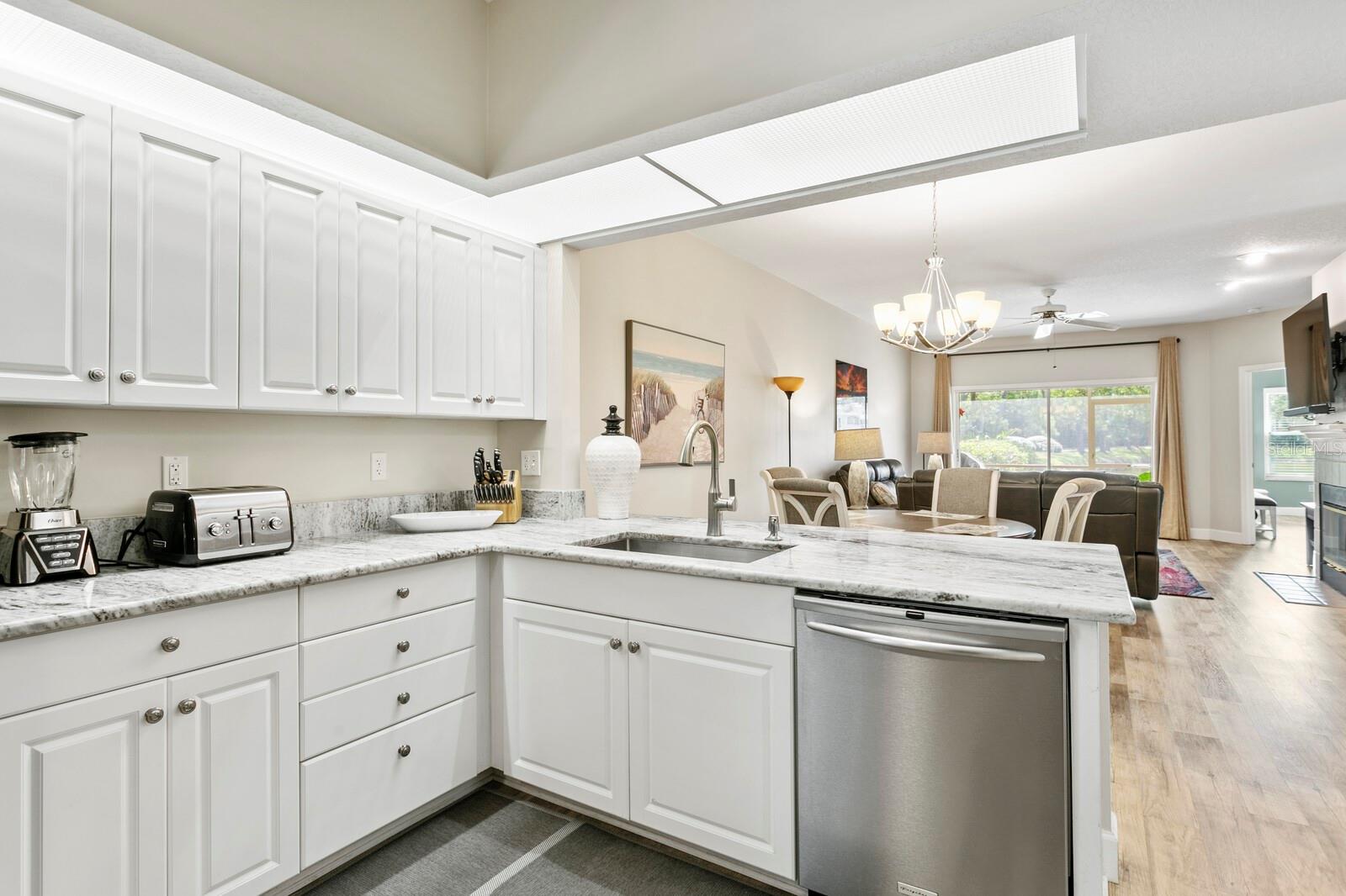 LAUREL OAKS AT EAST LAKE - Residential Lease