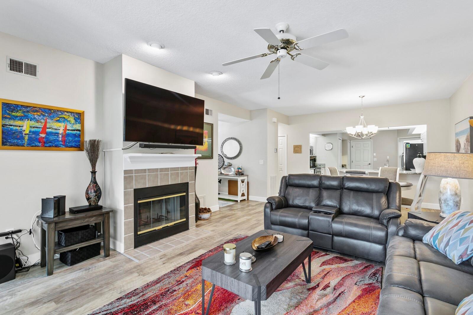 LAUREL OAKS AT EAST LAKE - Residential Lease