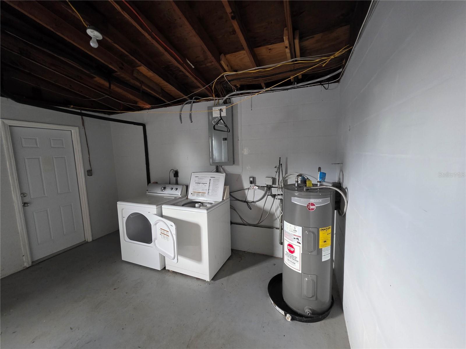 CREST RIDGE GARDENS - Residential Lease