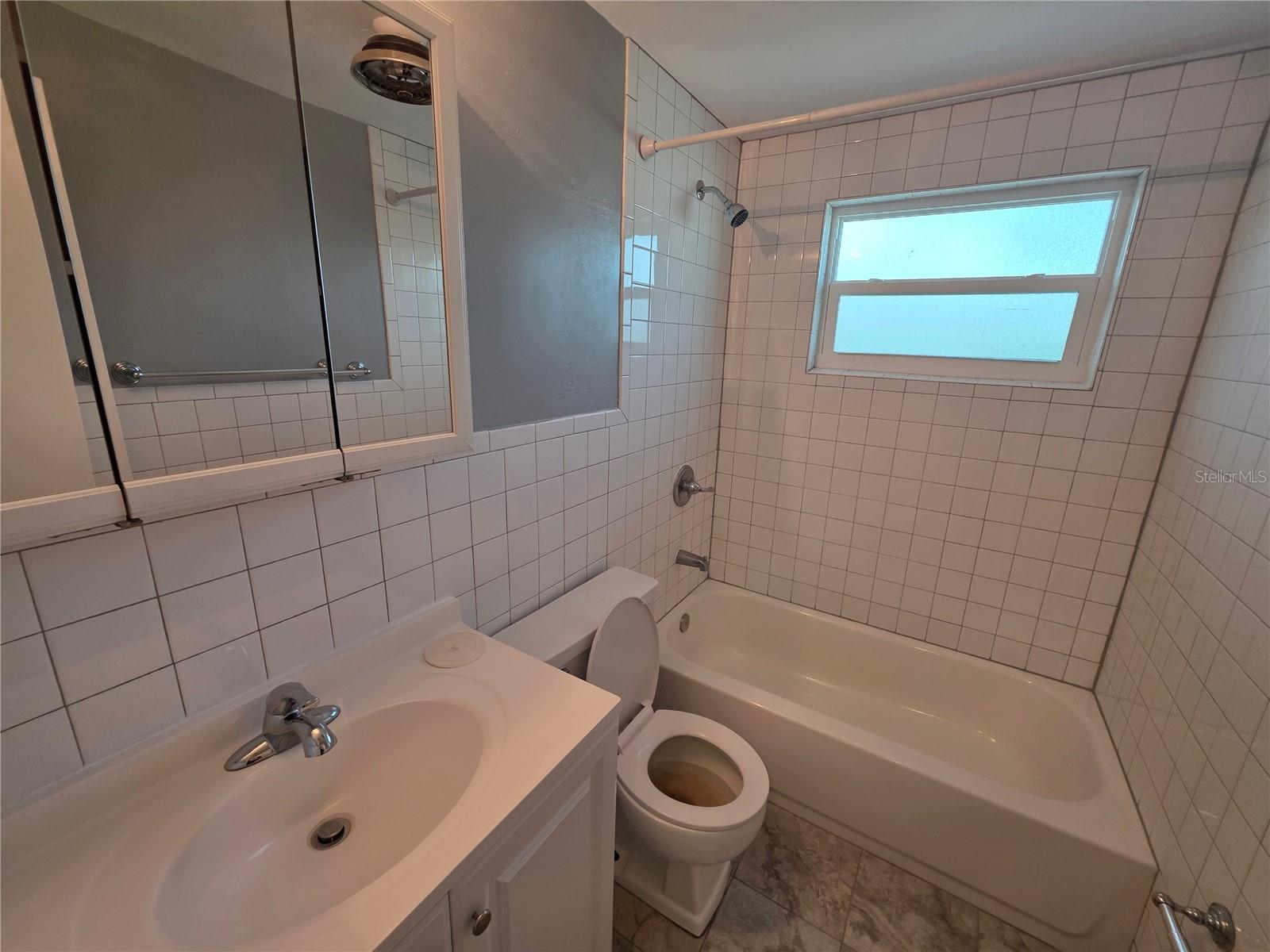 CREST RIDGE GARDENS - Residential Lease