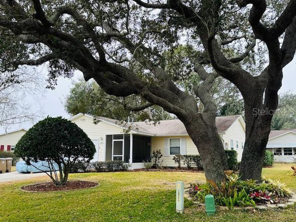 Photo of 822 Dundee Circle #822, Leesburg, FL 34788 (MLS # G5108264)