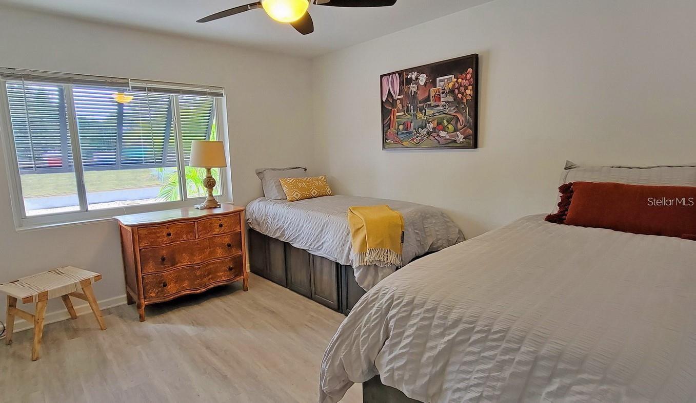 SYLVAN SHORES - Residential