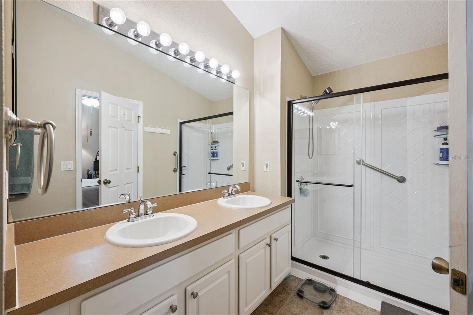 LAKES/WINDERMERE-LK REAMS TWHM - Residential