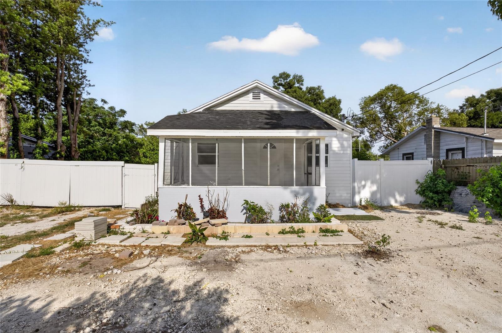 10115 N 14TH