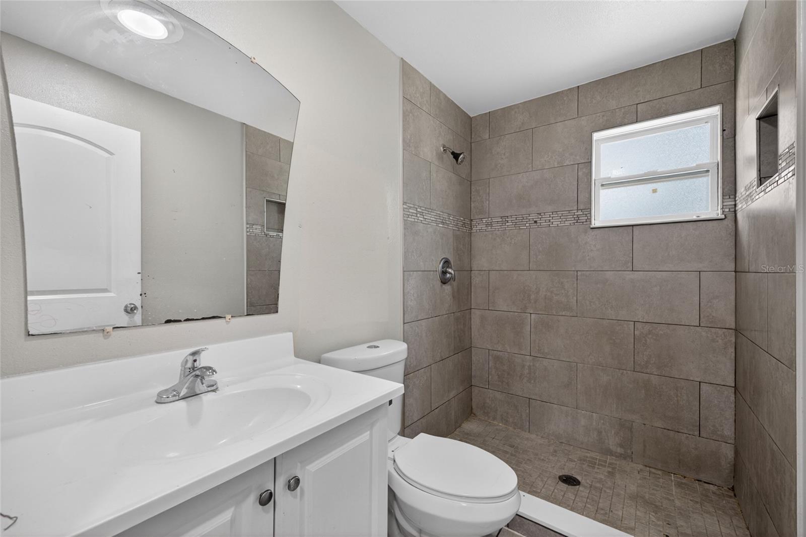 0TY | LAKEWOOD ESTATES UNIT NO 3 - Residential
