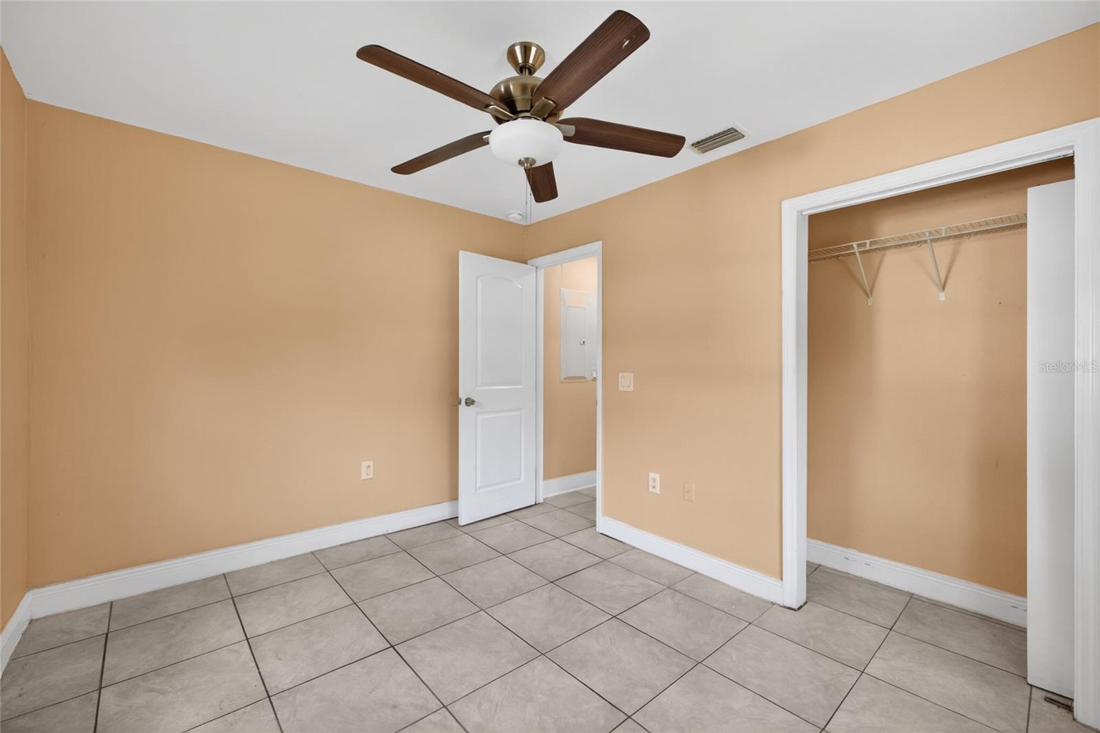 0TY | LAKEWOOD ESTATES UNIT NO 3 - Residential