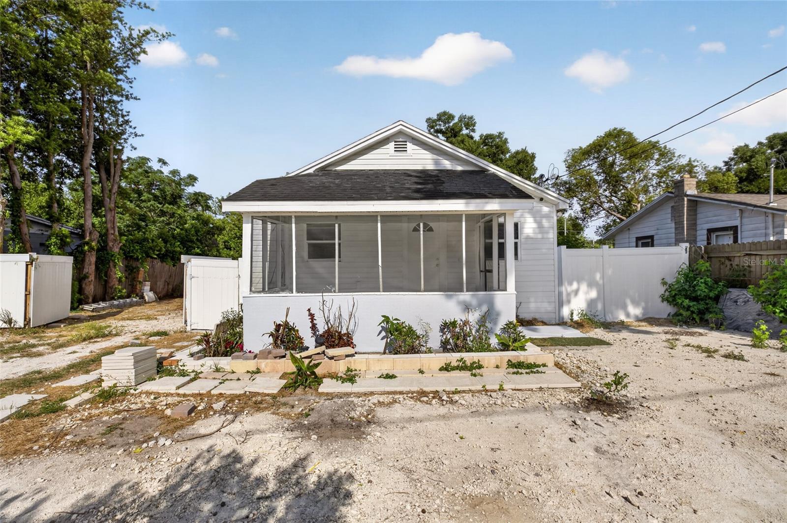 10115 N 14TH