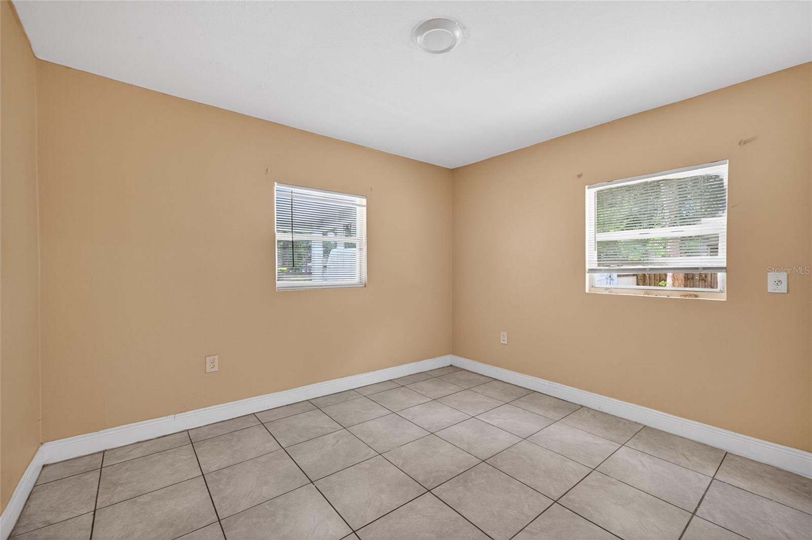 0TY | LAKEWOOD ESTATES UNIT NO 3 - Residential